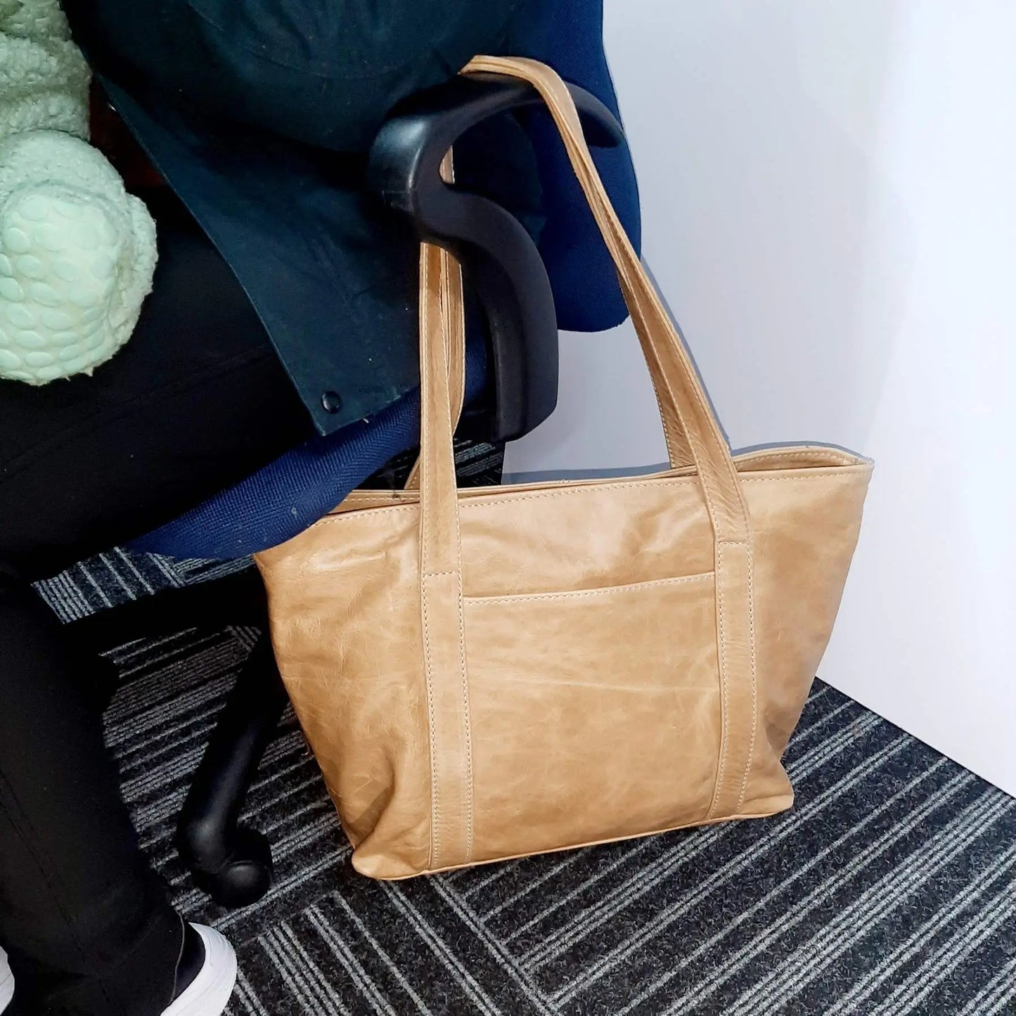 Linda Shopping leather bag in Hazelnut by Cape Masai Leather