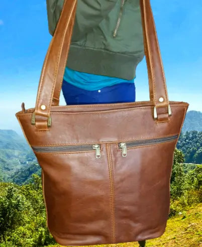 Lorex leather handbags in black colour mad by cape Masai Leather