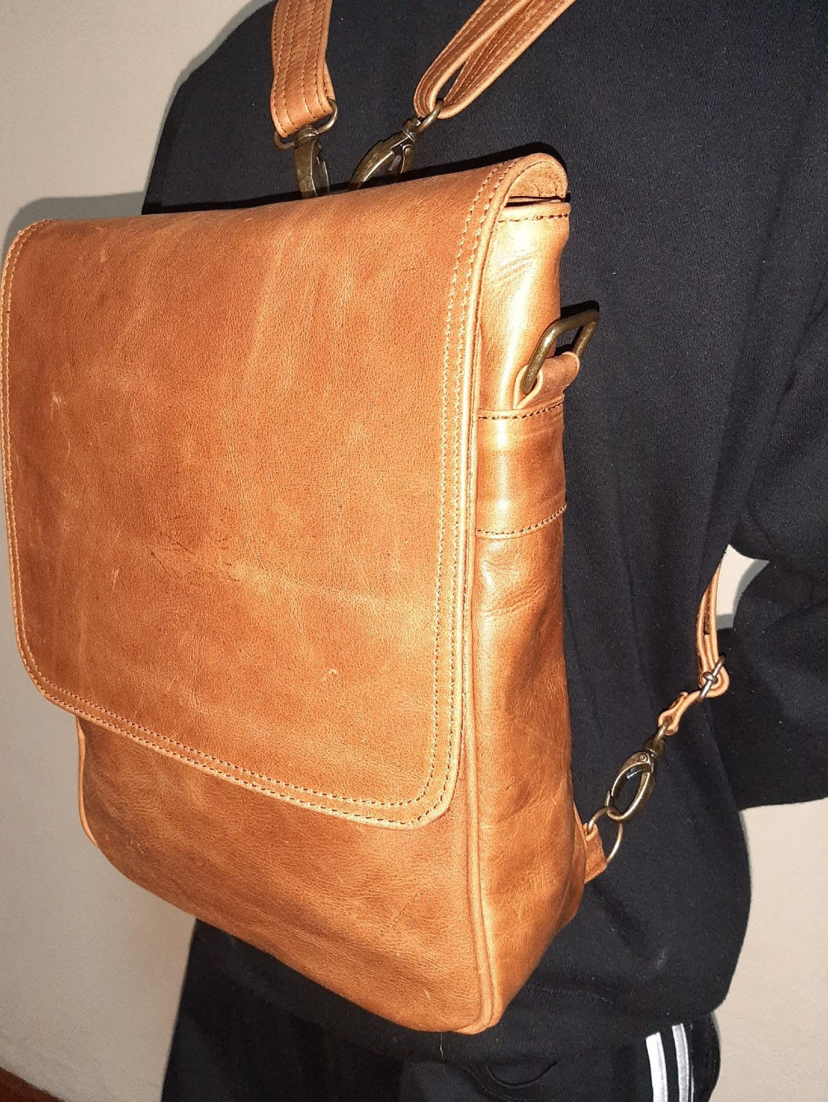 2 in 1 A4  Messenger/ Backpacks - cape Masai leather