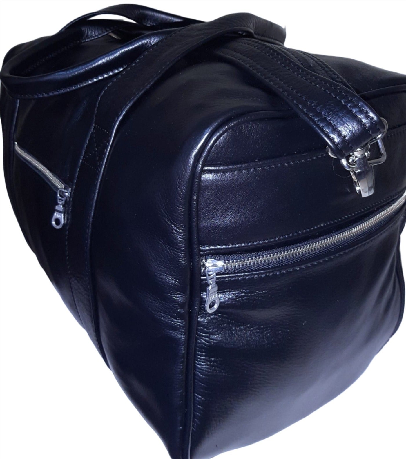 A beautiful light tan Anny Marie travel bag from Cape Masai Leather Edit alt text