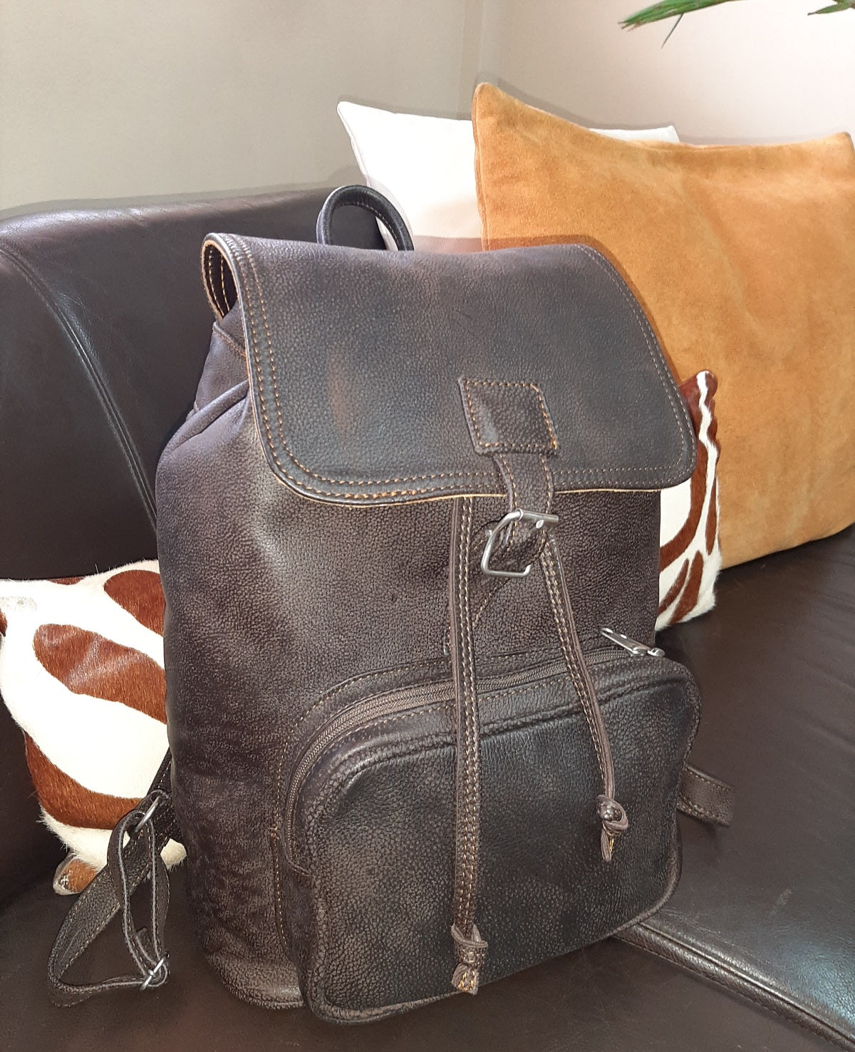 Leather Backpacks with flap XL in Woodland's - cape Masai leather