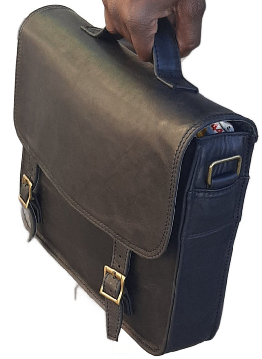 A man carrying a genuine leather Carryn 13-14 laptop bag from Cape Town.