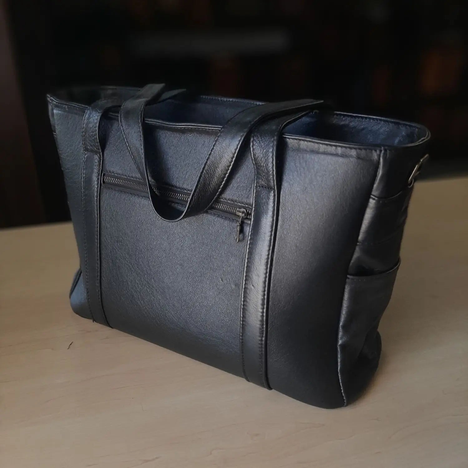 Ladies Laptop bags XL in black made by Cape Masai Leather