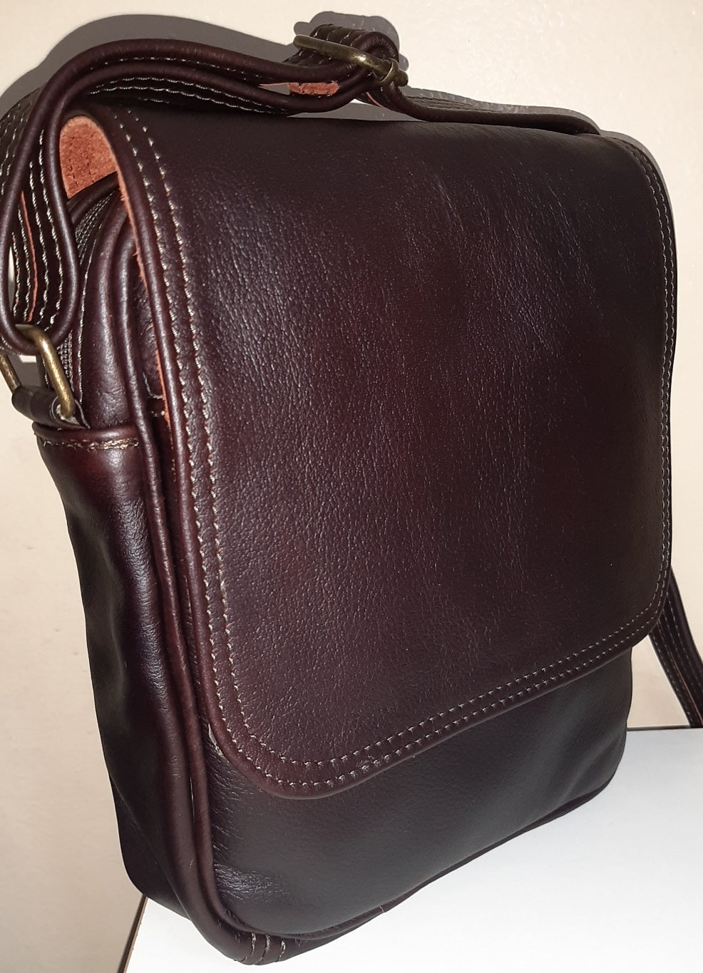 messenger bag with flap - cape Masai Leather