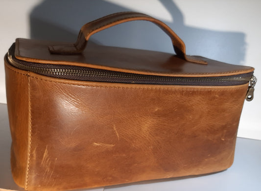 Kelly Bathroom bag - cape Masai leather 