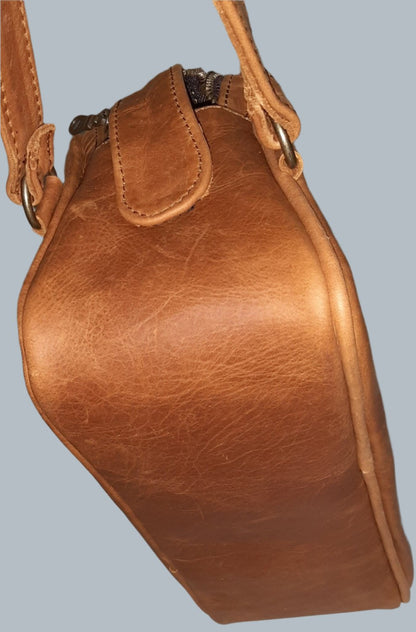  J boy toiletry bag in toffee tan by Cape Masai leather 