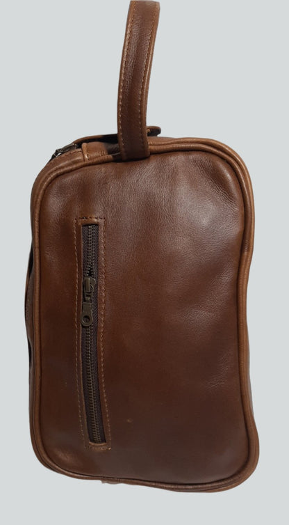J boy toiletry bag in pecan tan - Cape Masai leather 