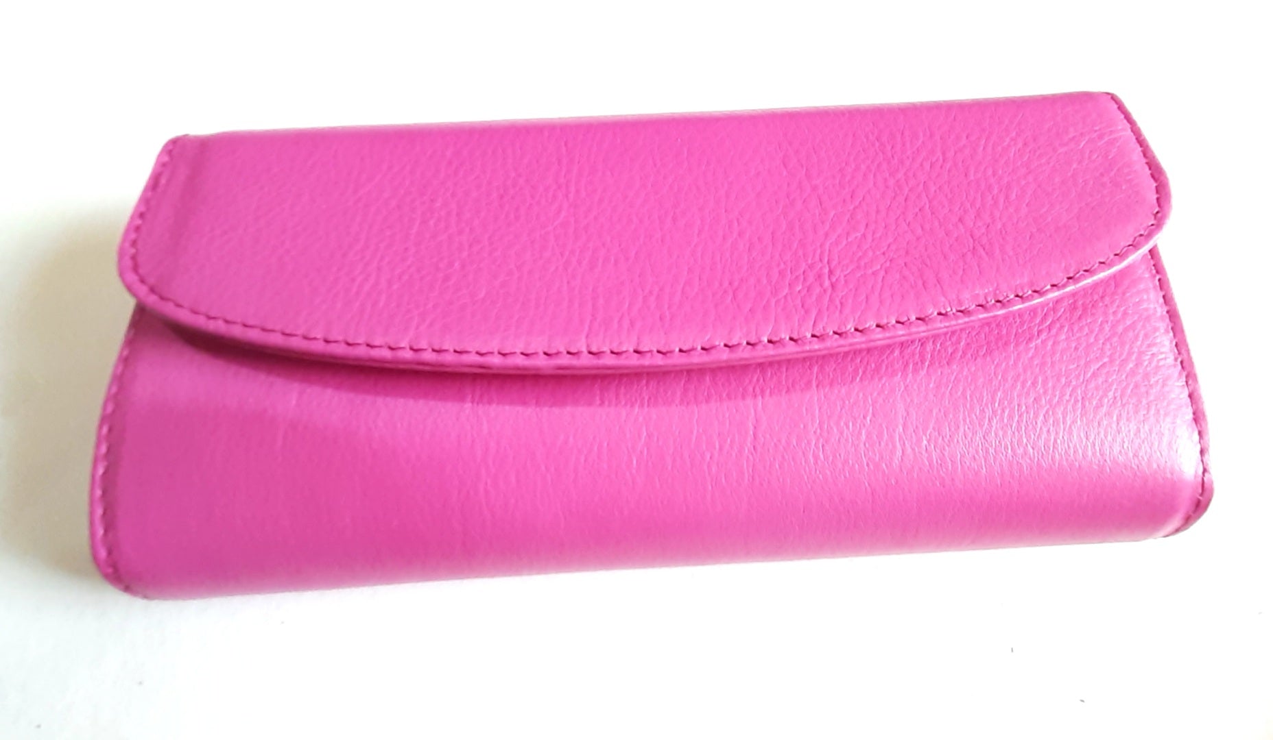 A pink genuine leather hand made ladies wallets/purse 