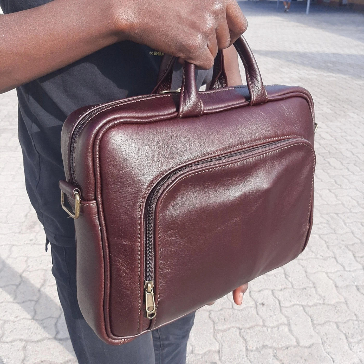 Iconic 14 inches laptop briefcase - dark tan Cape Masai Leather Shop